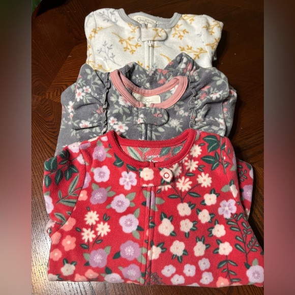 Pajamas Bundle once pieces  24 M
1 carters  2 Jessica simpson - Picture 1 of 12